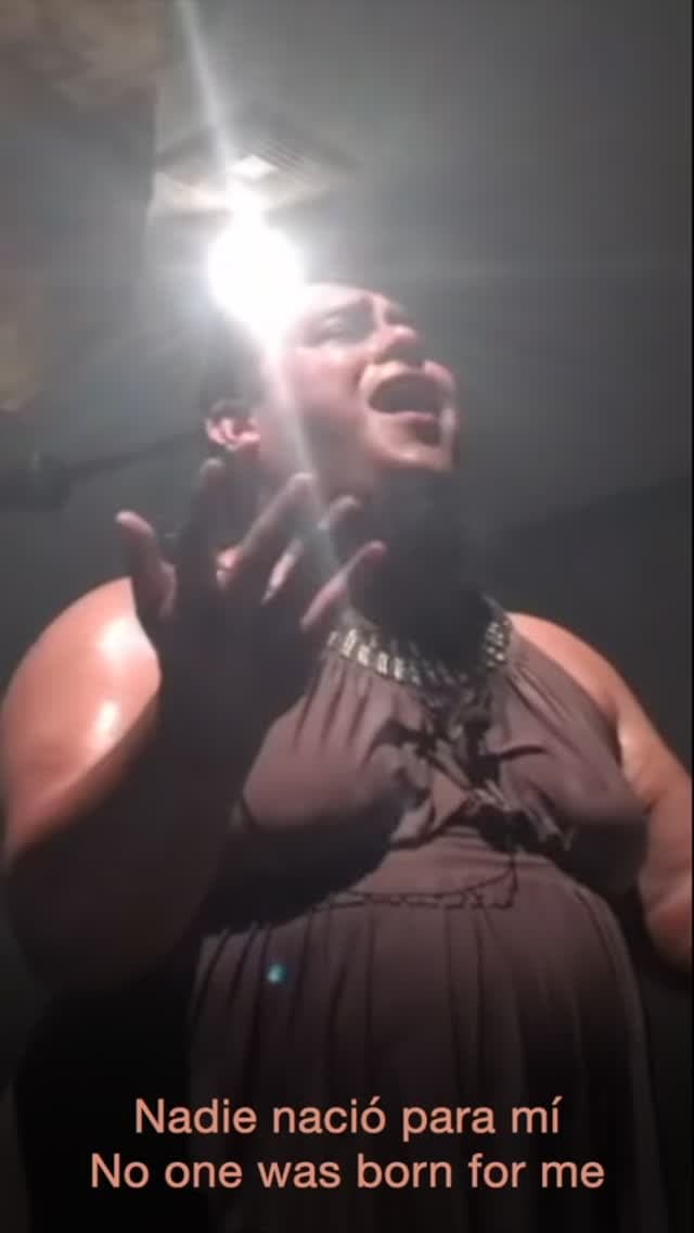 Dorian Wood sings Juan Gabriel