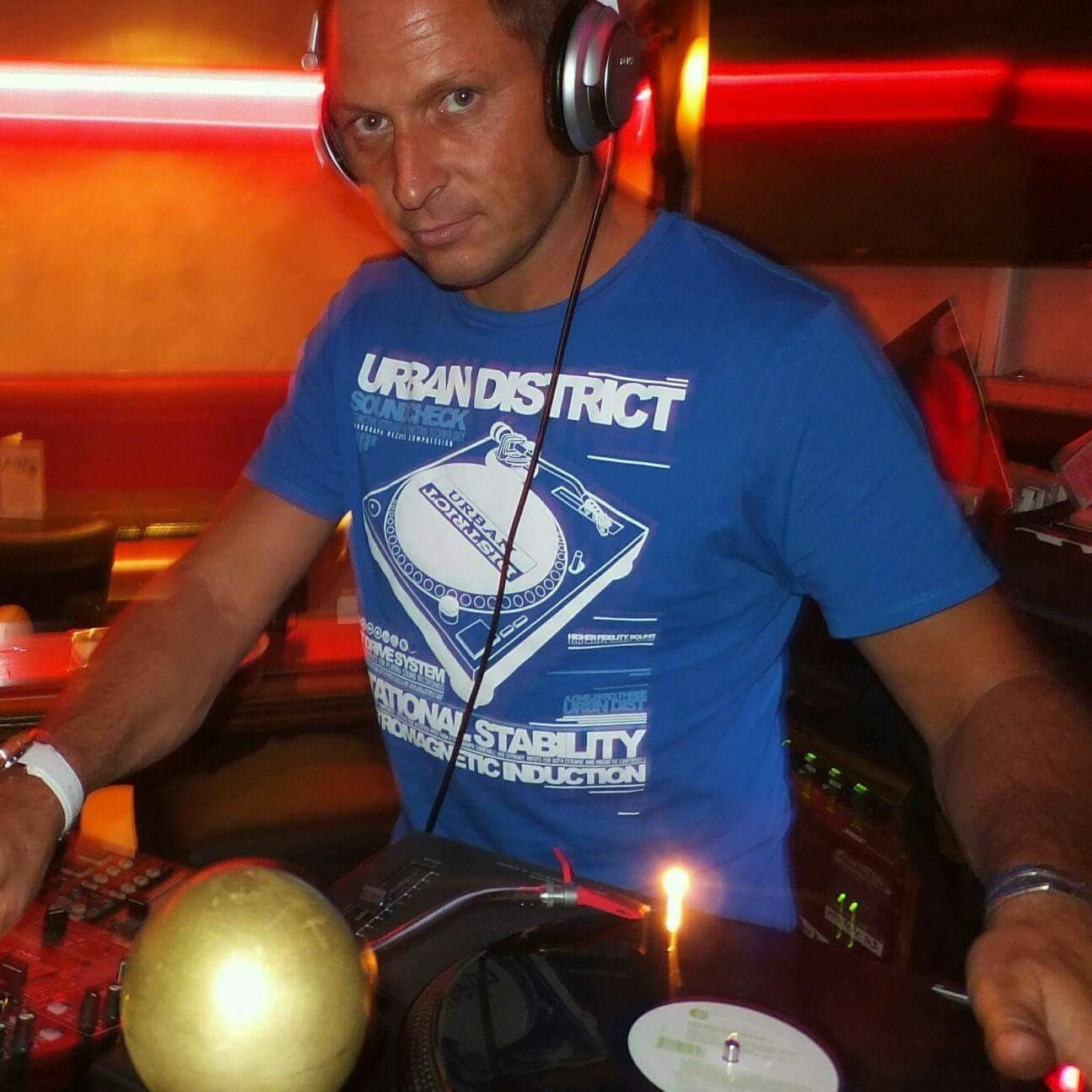 mittendrin mit Deacon Frost Jr !FREE ENTRY