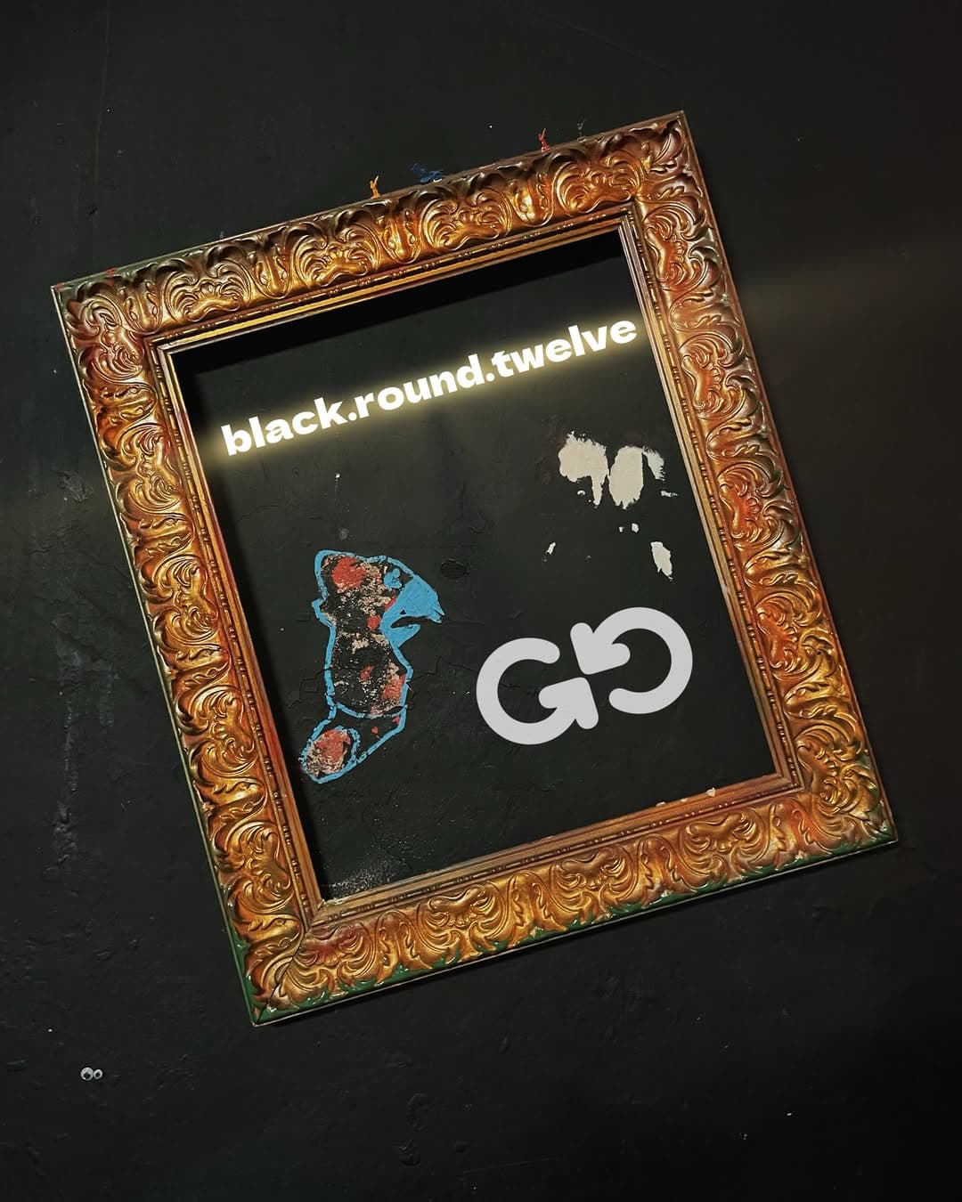 black.round.twelve