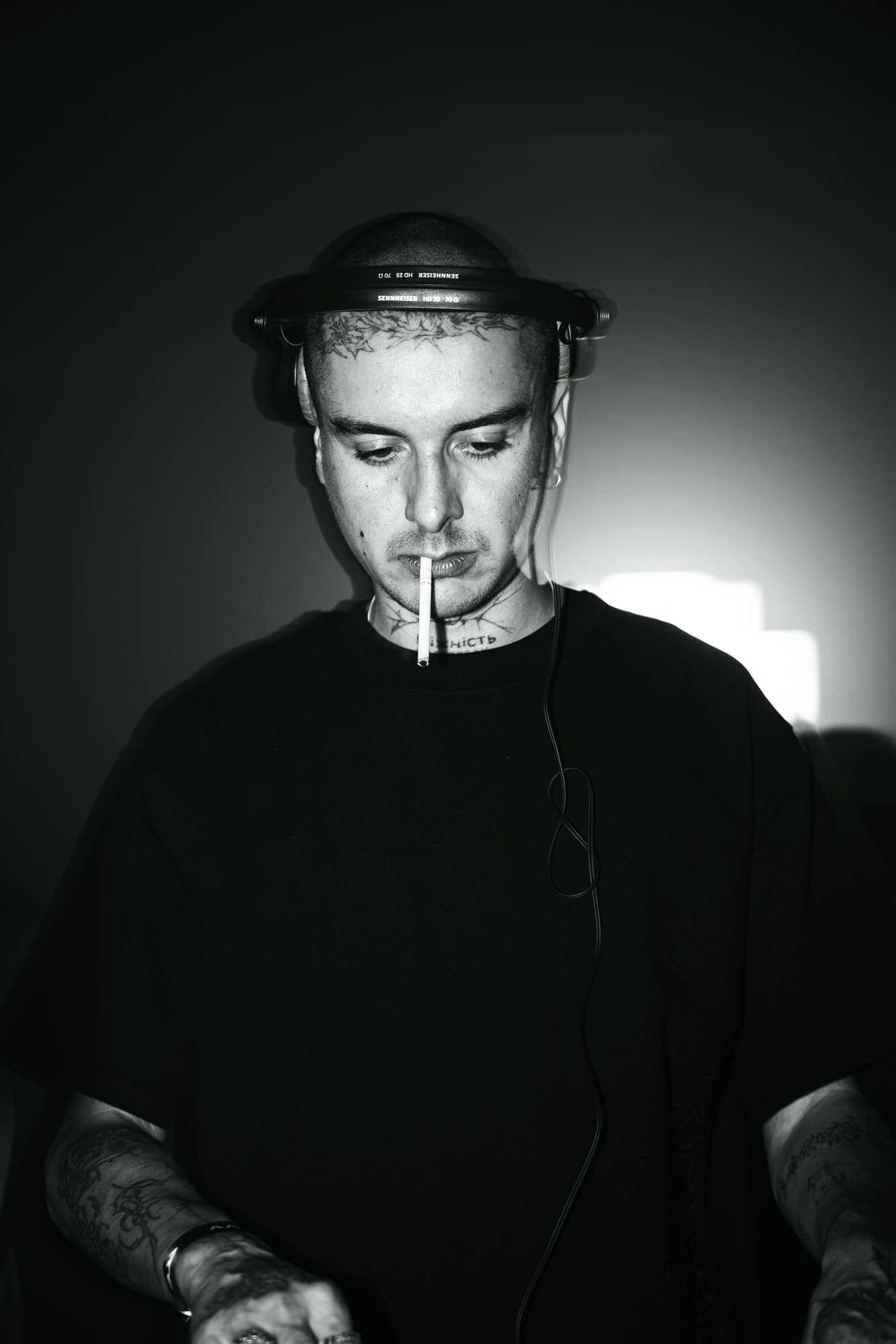 HARD TECHNO 'CRACKS X VIXLATIXN' with Rorganic (from France), EVE, FENGX2