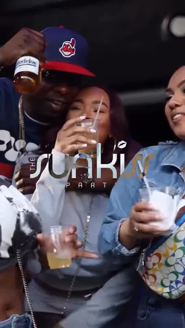 SUN KISS DAY PARTY