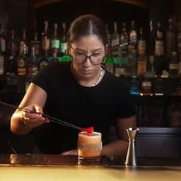 Menina do Bar