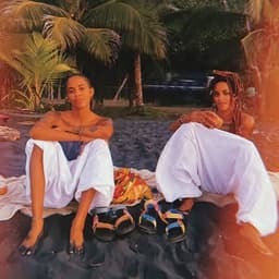 COCO & BREEZY