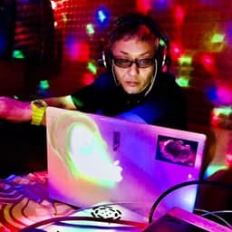 ENISHI.